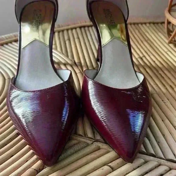 Burgundy patent Leather stilletto pump with ankle strap - Picture 3 of 6